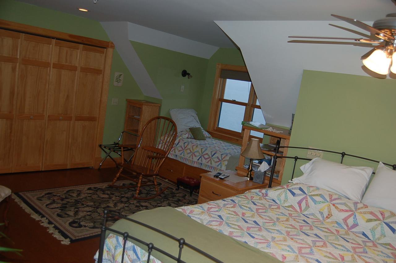 Wave Walker Bed And Breakfast Surry Eksteriør bilde