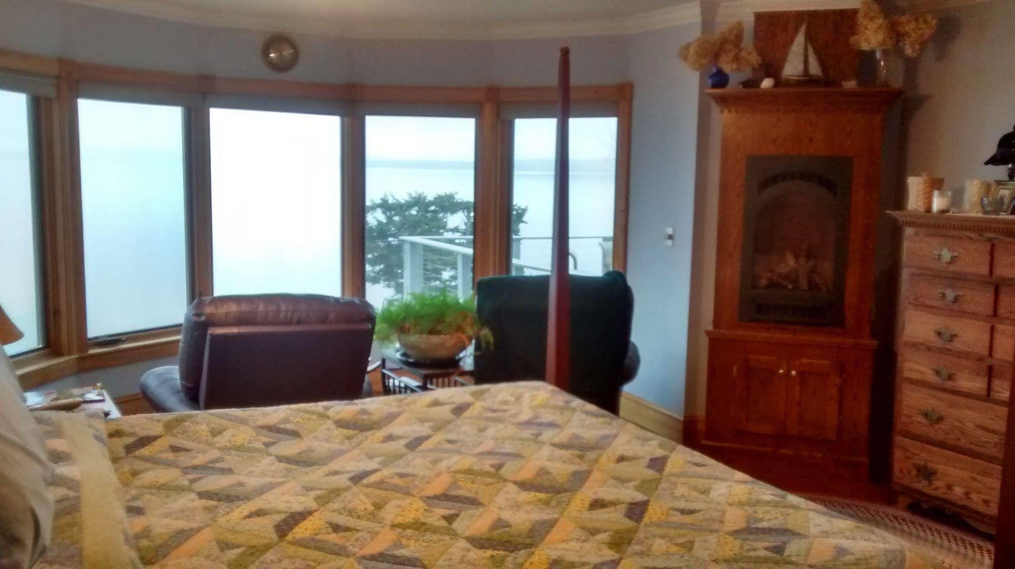 Wave Walker Bed And Breakfast Surry Eksteriør bilde
