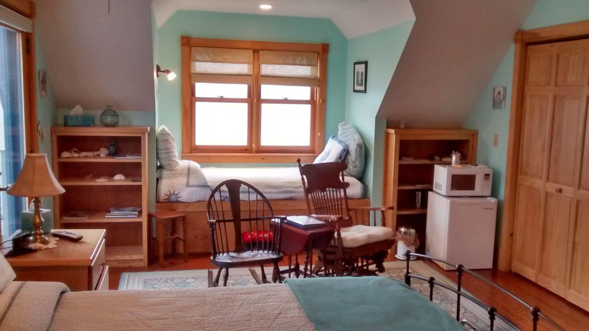 Wave Walker Bed And Breakfast Surry Eksteriør bilde
