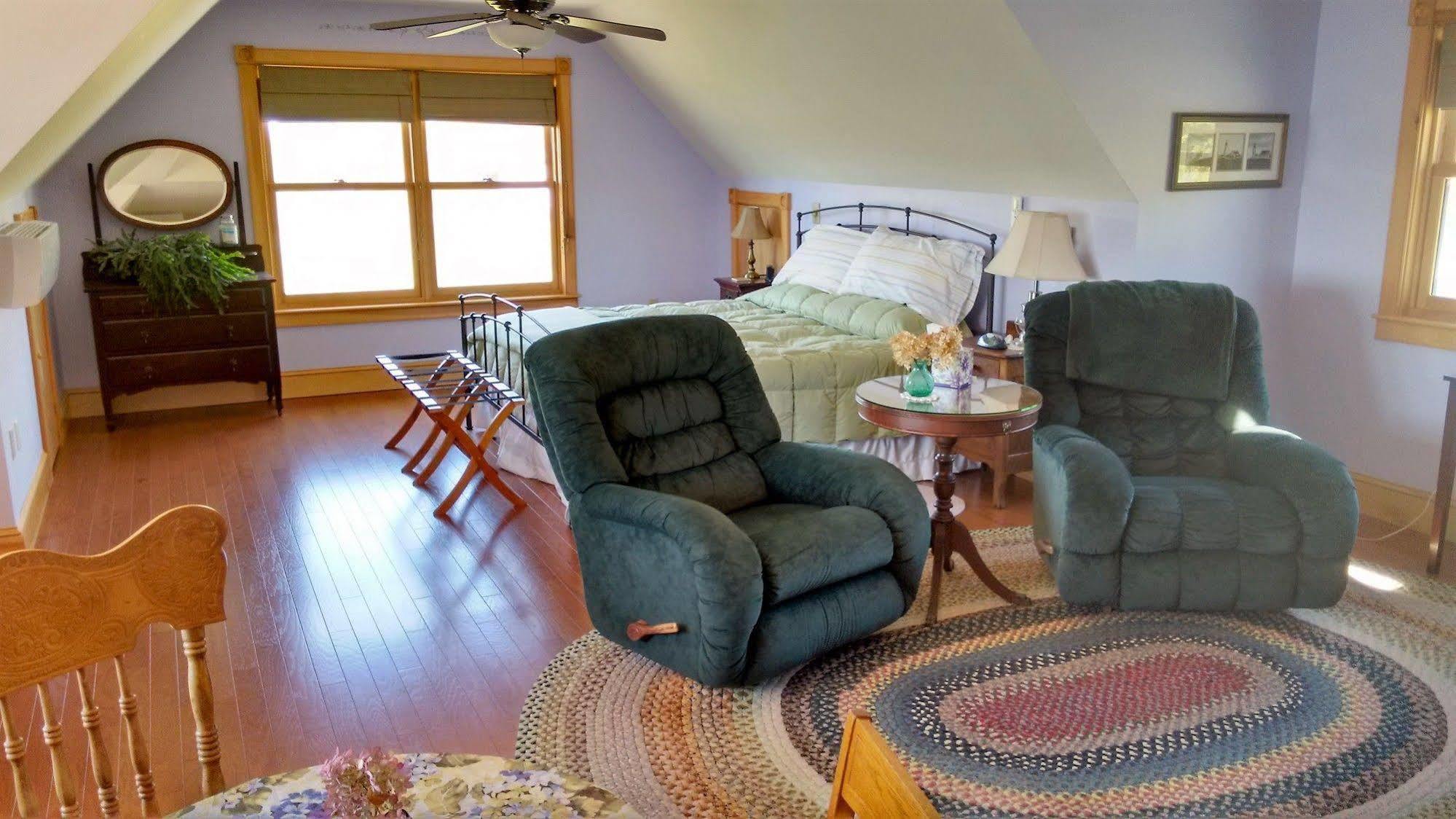 Wave Walker Bed And Breakfast Surry Eksteriør bilde