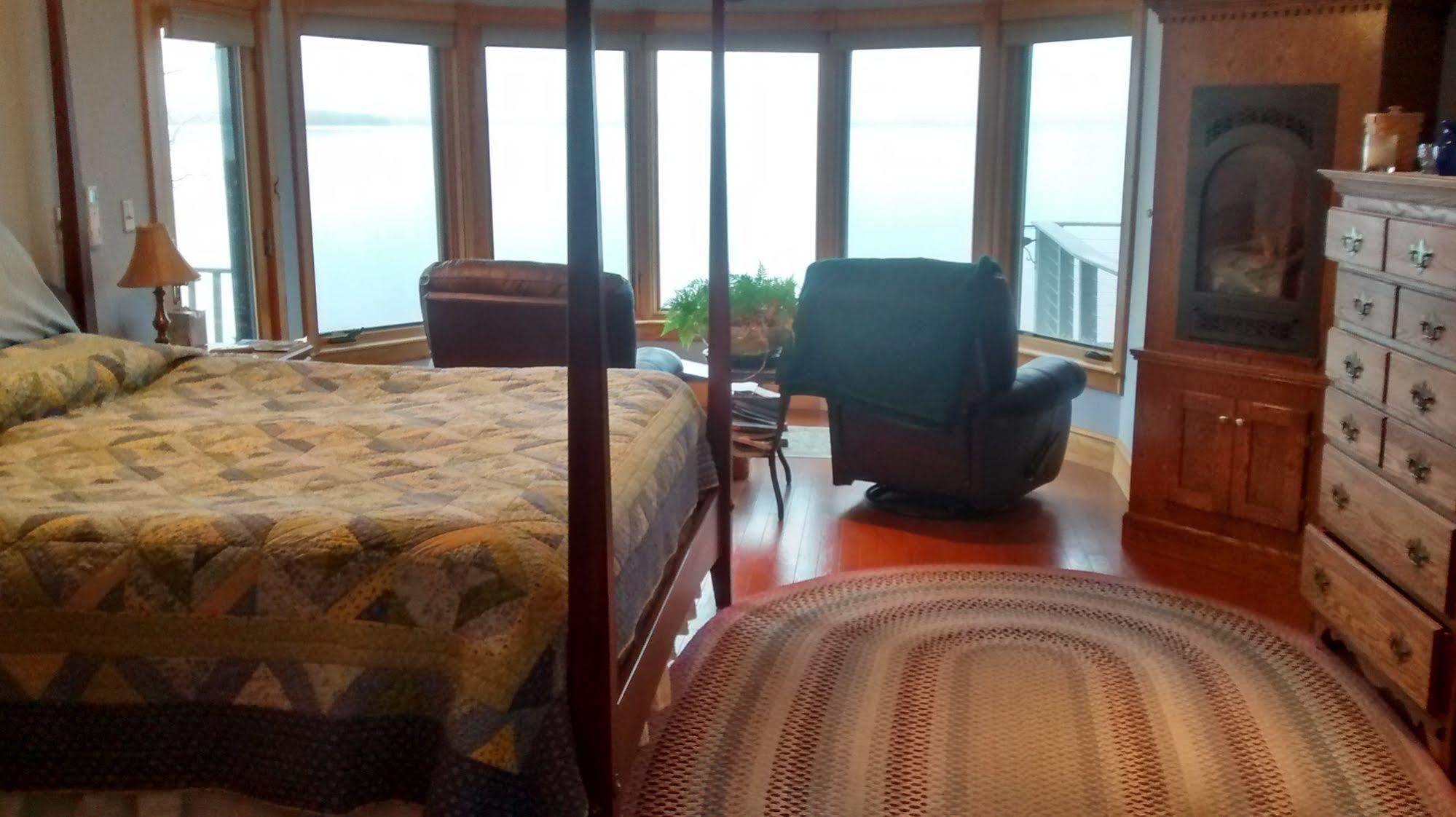 Wave Walker Bed And Breakfast Surry Eksteriør bilde
