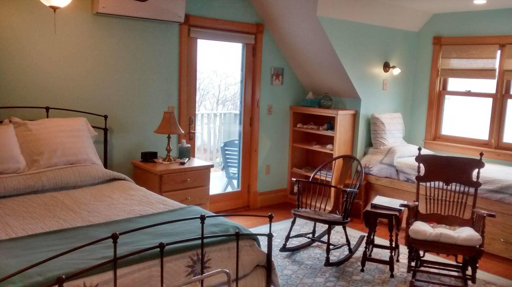 Wave Walker Bed And Breakfast Surry Eksteriør bilde